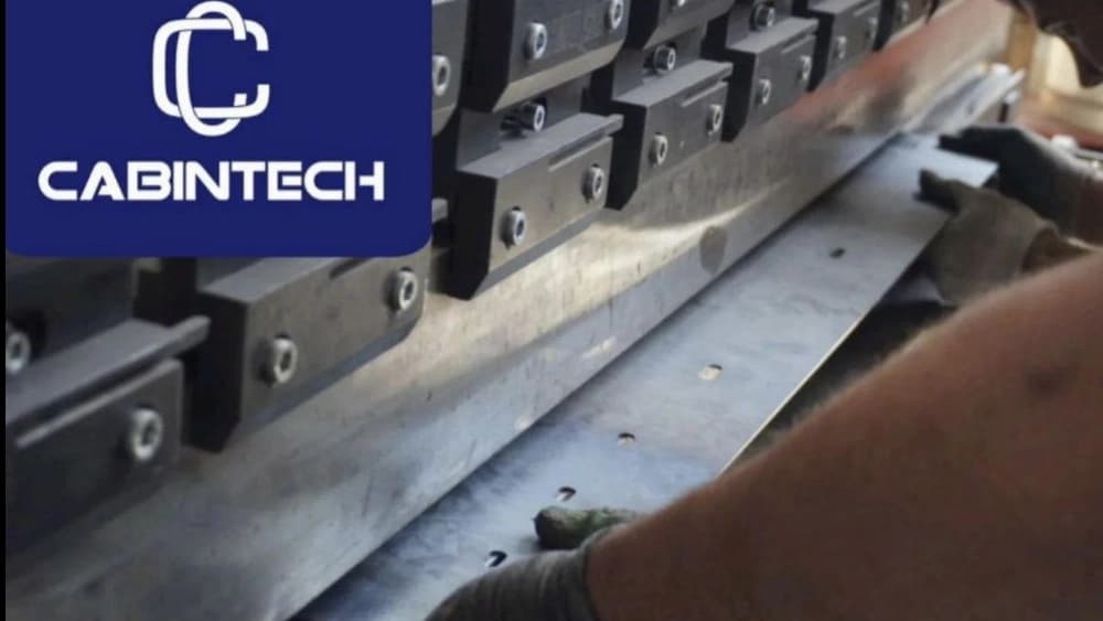 خدمات خمکاری ورق با دستگاه پرس برک CNC