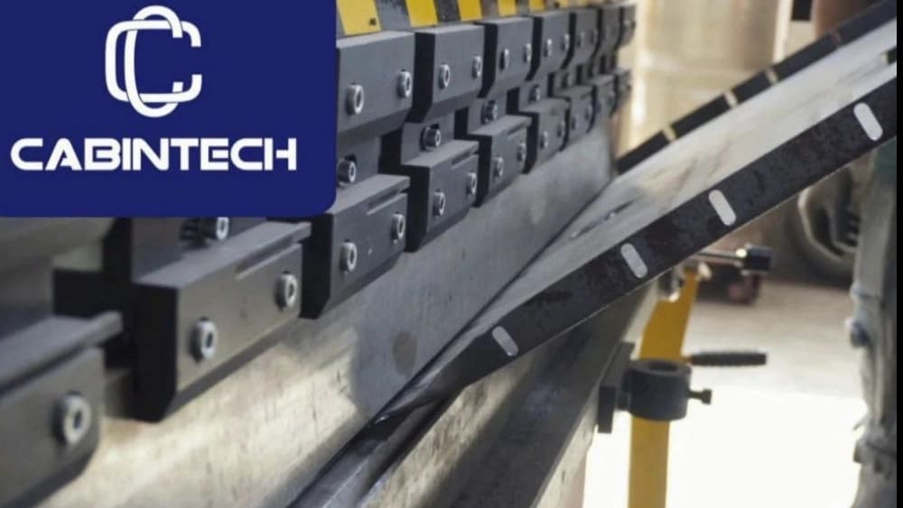 خدمات خمکاری ورق با دستگاه پرس برک CNC